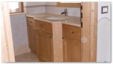 Arredamento in legno: bagno rustico